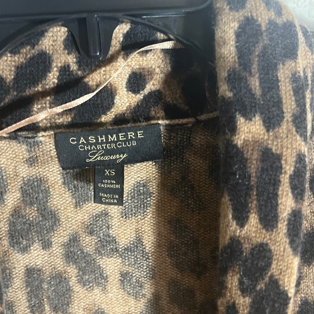 Charter club 100% Cashmere sweater XS Cheetah print cardigan winter fall - Picture 5 of 6